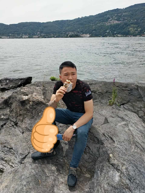 绚烂背后的平淡的第一张照片--三明婚介网
