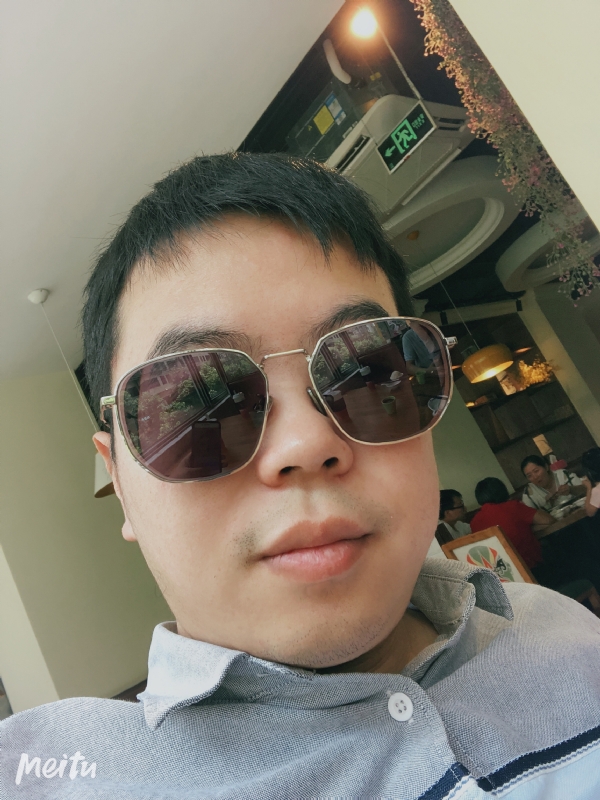 月台等路人的第一张照片--三明婚介网