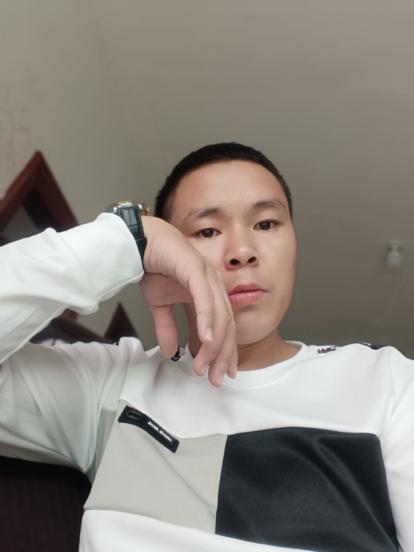 冷漠的第一张照片--三明婚介网