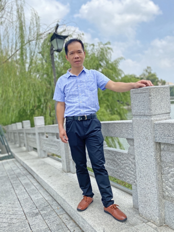 奇峰向阳的第一张照片--三明婚介网