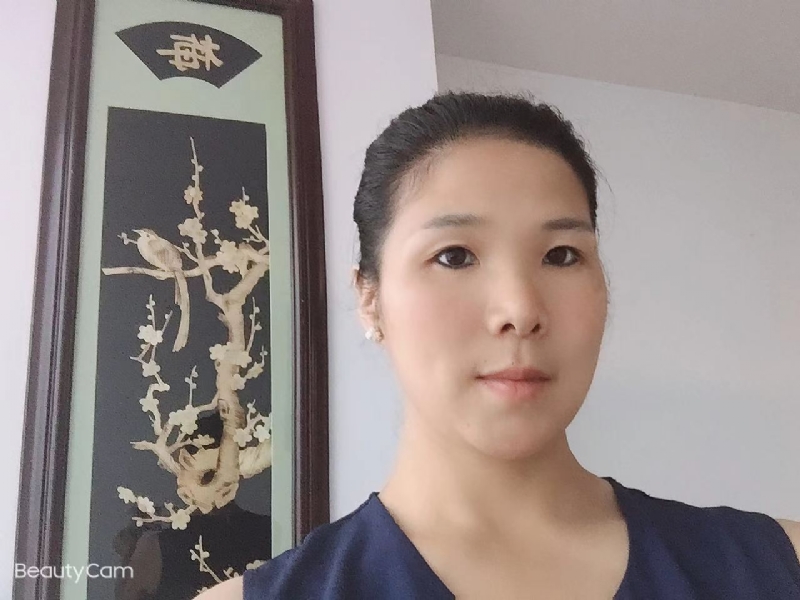微笑的第一张照片--三明婚介网
