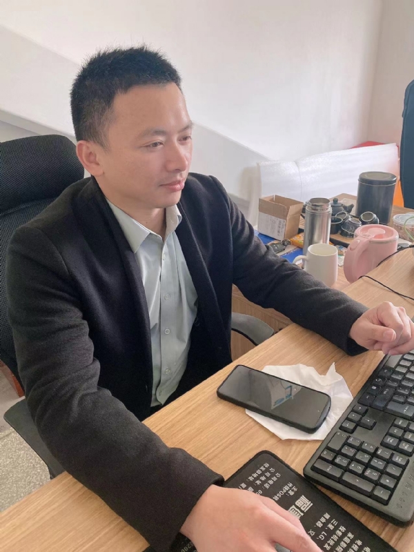 落叶知秋的第一张照片--三明婚介网