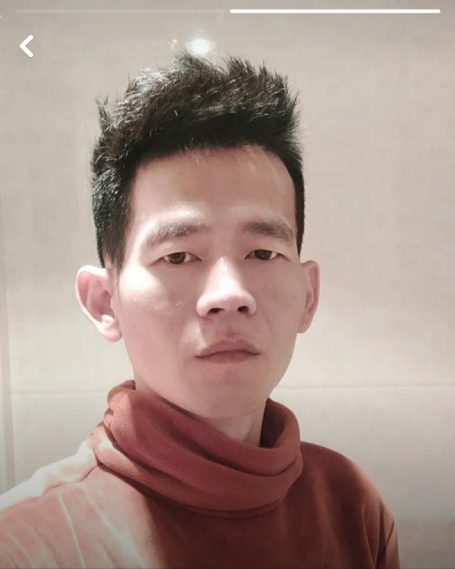 白了少年头的第一张照片--三明婚介网