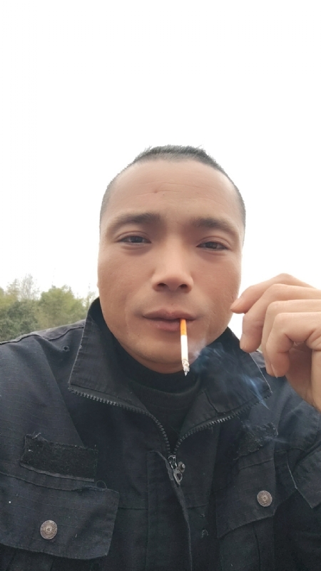 伯爵的第一张照片--三明婚介网